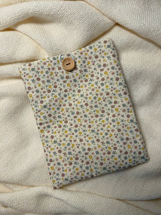 Funda Ebook Beige con flores